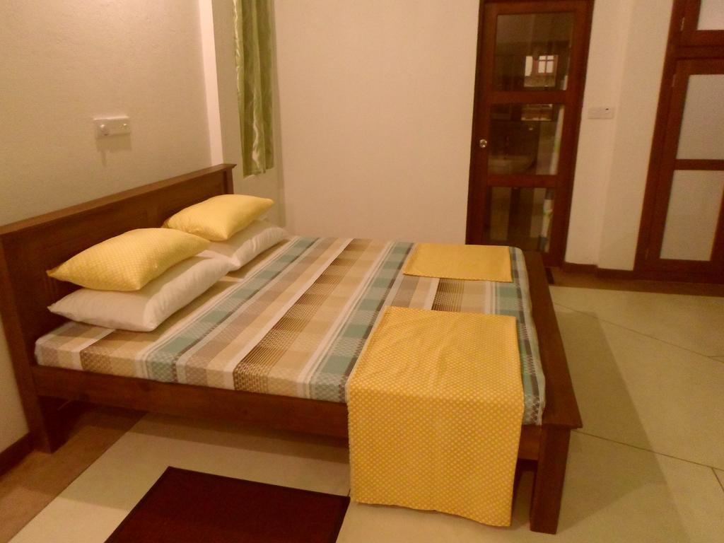 Nilas Guesthouse Hikkaduwa Δωμάτιο φωτογραφία