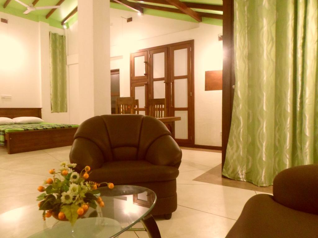 Nilas Guesthouse Hikkaduwa Εξωτερικό φωτογραφία